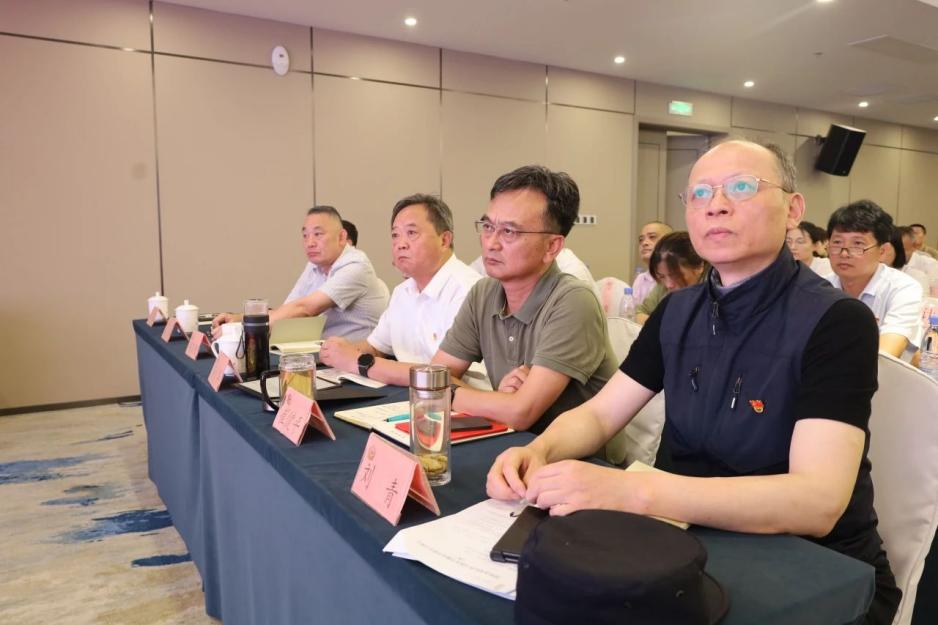 C:/Users/admin/Desktop/凝心聚力謀發(fā)展 同心奮斗譜新篇——南京市公安局國(guó)資辦黨總支、南京市保安服務(wù)有限公司黨支部聯(lián)合舉辦專題黨課/3.jpg3