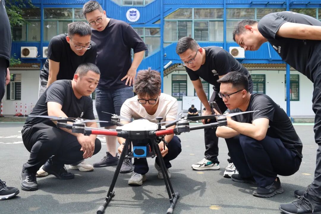 E:/25.12.10后 上傳網(wǎng)站留存/【回首2025】南京保安“五新”答卷迎接“十五五”/回首2025照片/09.jpg09