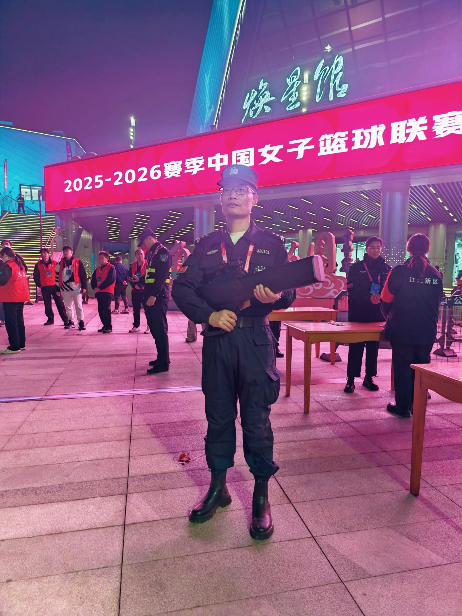 E:/25.12.10后 上傳網(wǎng)站留存/“保安衛(wèi)士”護(hù)航，熱血燃賽場(chǎng)！——南京市保安服務(wù)有限公司大廠分公司保障WCBA女籃聯(lián)賽激情開(kāi)燃/照片/微信圖片_20251211080736_275_1.jpg微信圖片_20251211080736_275_1