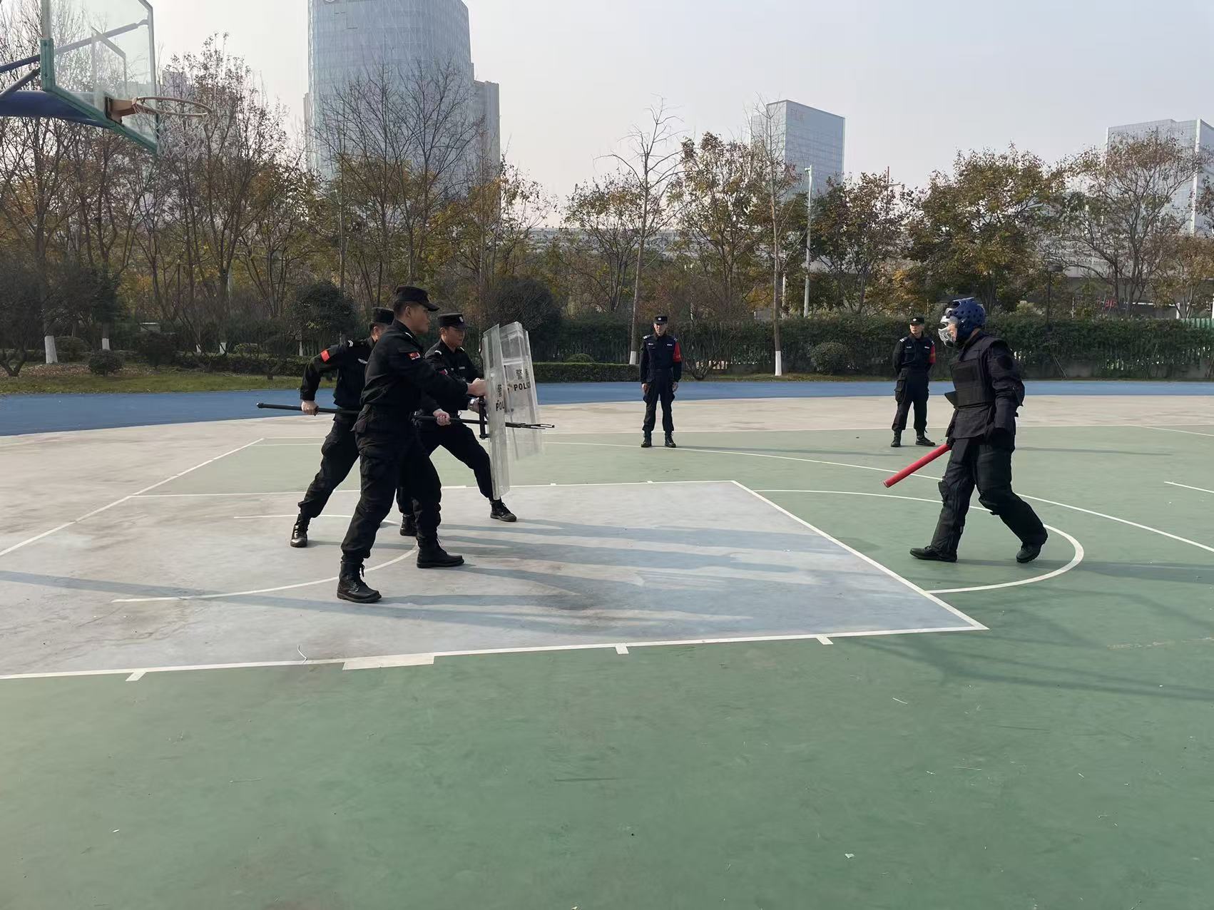 E:/25.12.10后 上傳網(wǎng)站留存/喜報(bào)！南京市保安服務(wù)有限公司建鄴分公司榮獲“校園最小應(yīng)急單元技能競賽”一等獎/照片/ef12cf02b7bf17801f82f2d7cee6249a.jpgef12cf02b7bf17801f82f2d7cee6249a