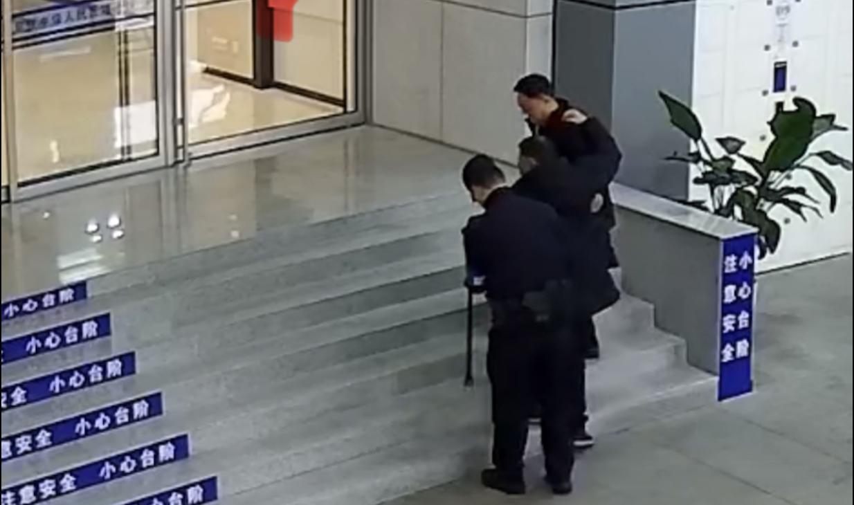 E:/25.12.10后 上傳網(wǎng)站留存/致敬“服務(wù)之星”劉禮兵！南京市保以專業(yè)守護(hù)安全，用溫情溫暖人心/照片/精修/5851dfcd78fd0f1bab3c514af4abc905.jpg5851dfcd78fd0f1bab3c514af4abc905